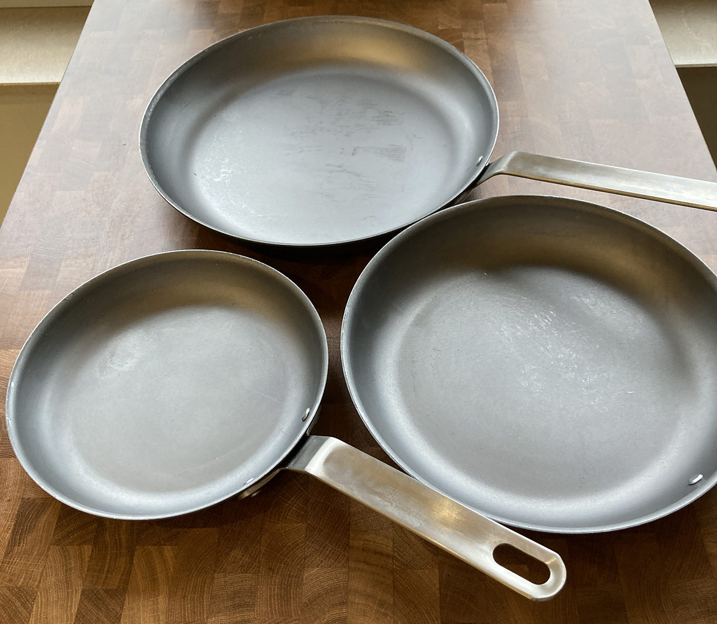 The Misen Carbon Steel Pan Unboxed